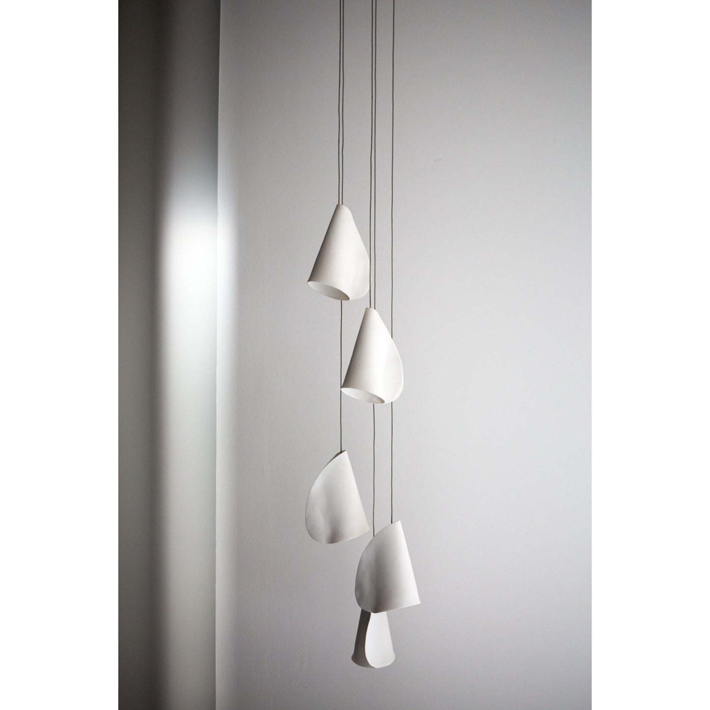 21 Thin Porcelain Pendant Lamp