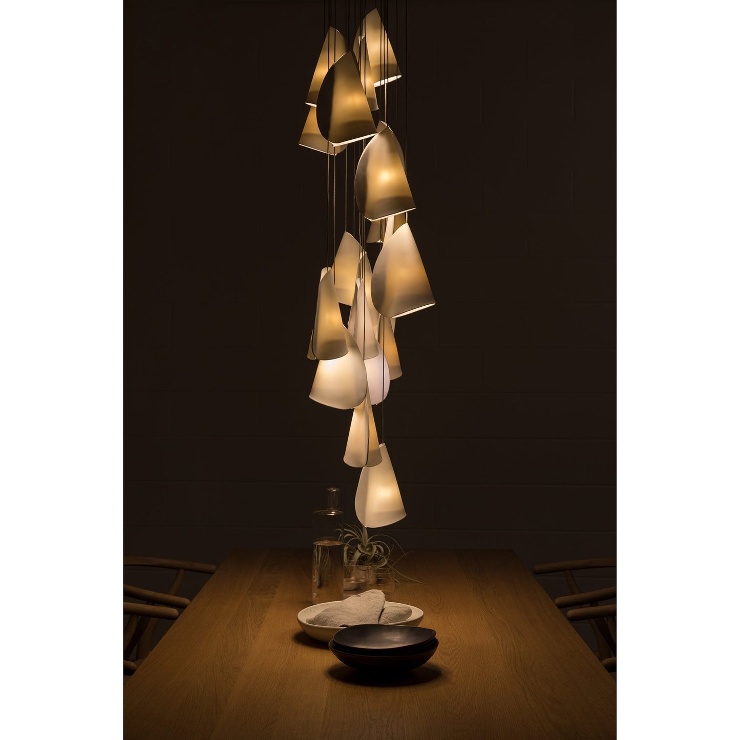 21 Thin Porcelain Pendant Lamp