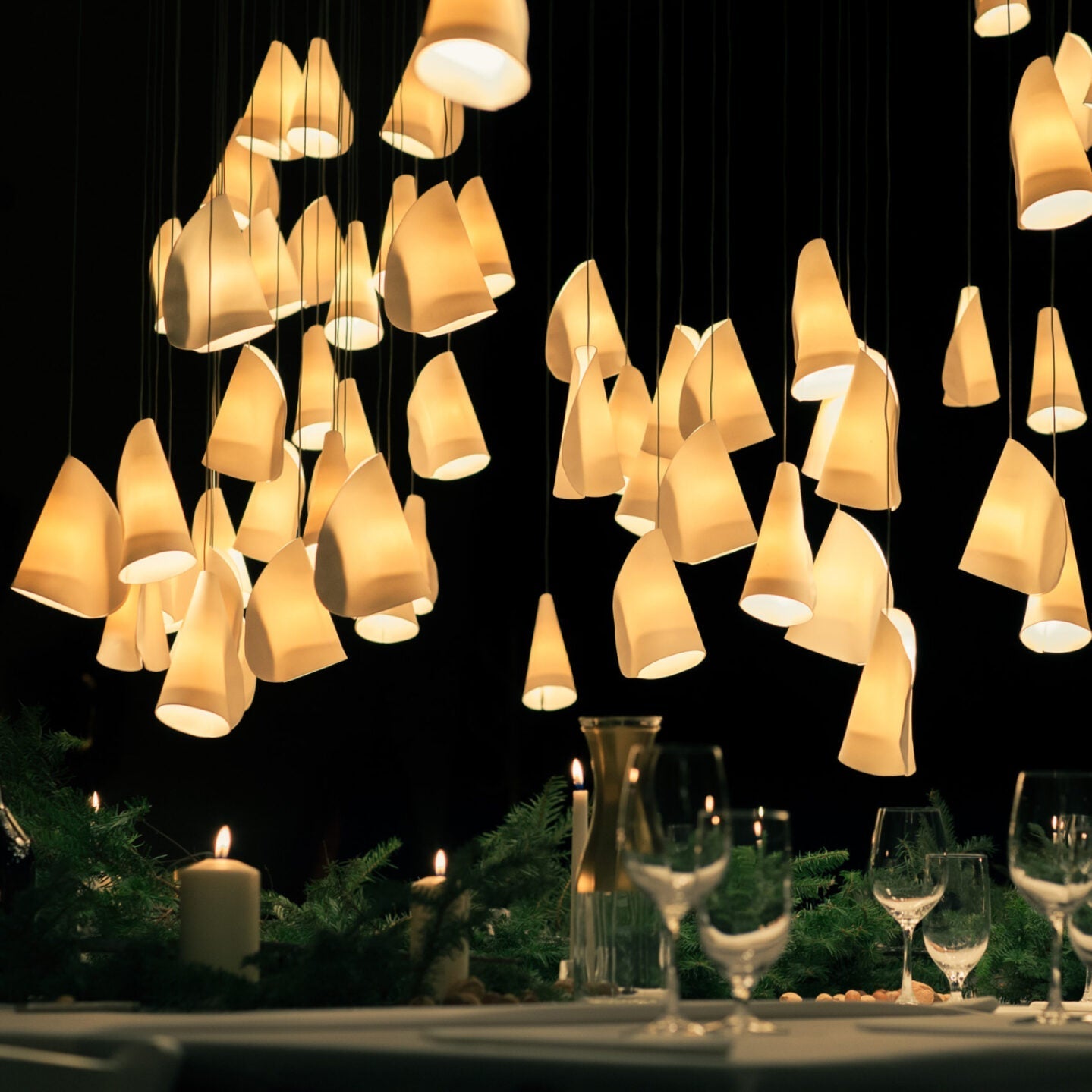 21 Thin Porcelain Pendant Lamp
