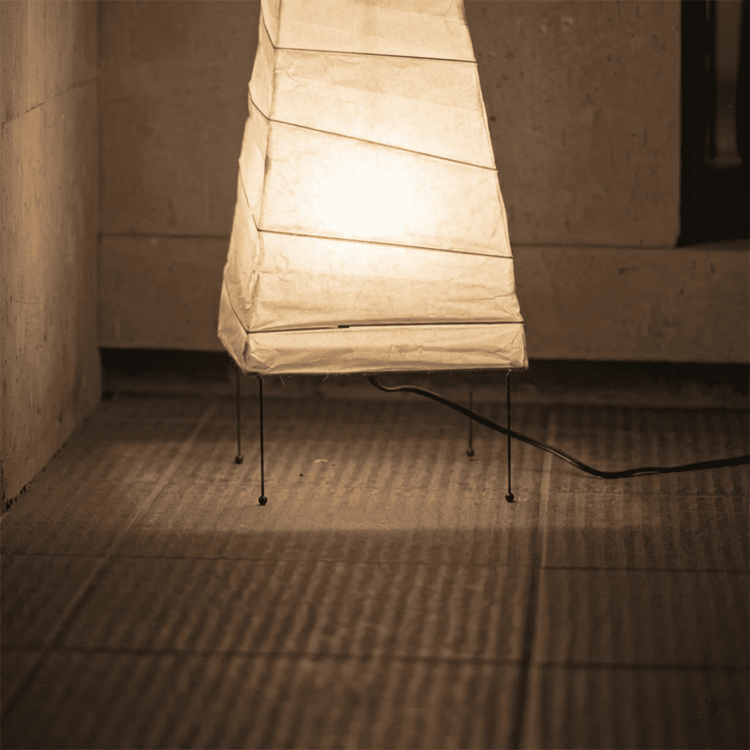Akari 4N Washi Paper Slim Iron Frame Table Lamp