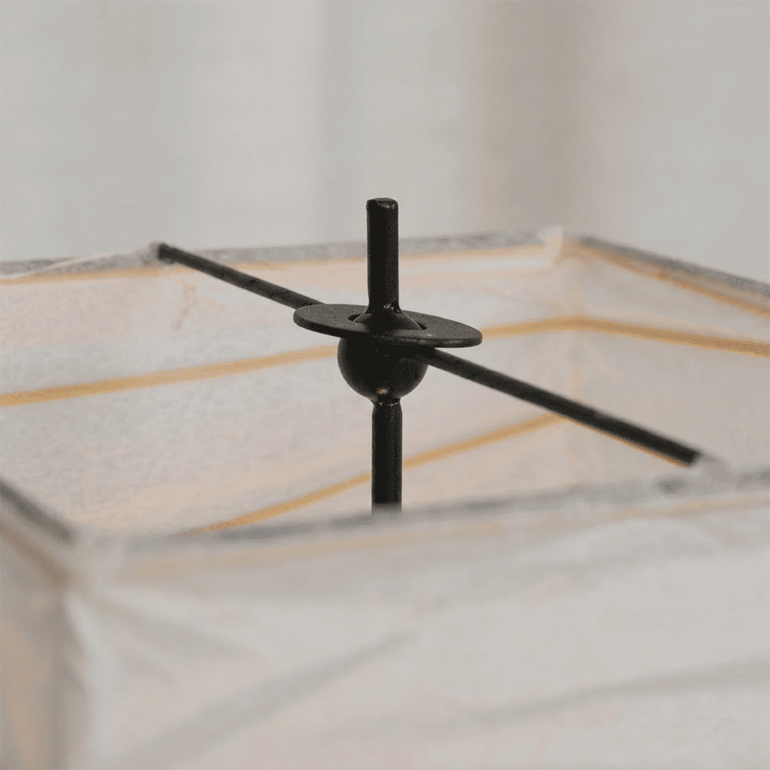 Akari 4N Washi Paper Slim Iron Frame Table Lamp