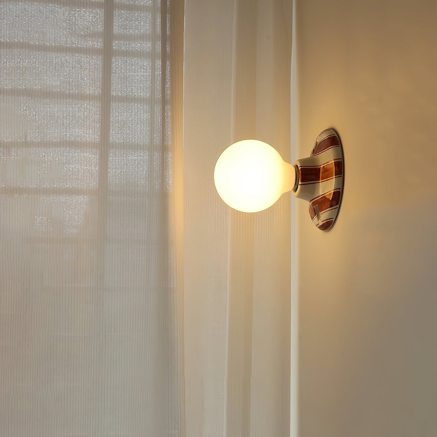 Ambrette Wall Lamp