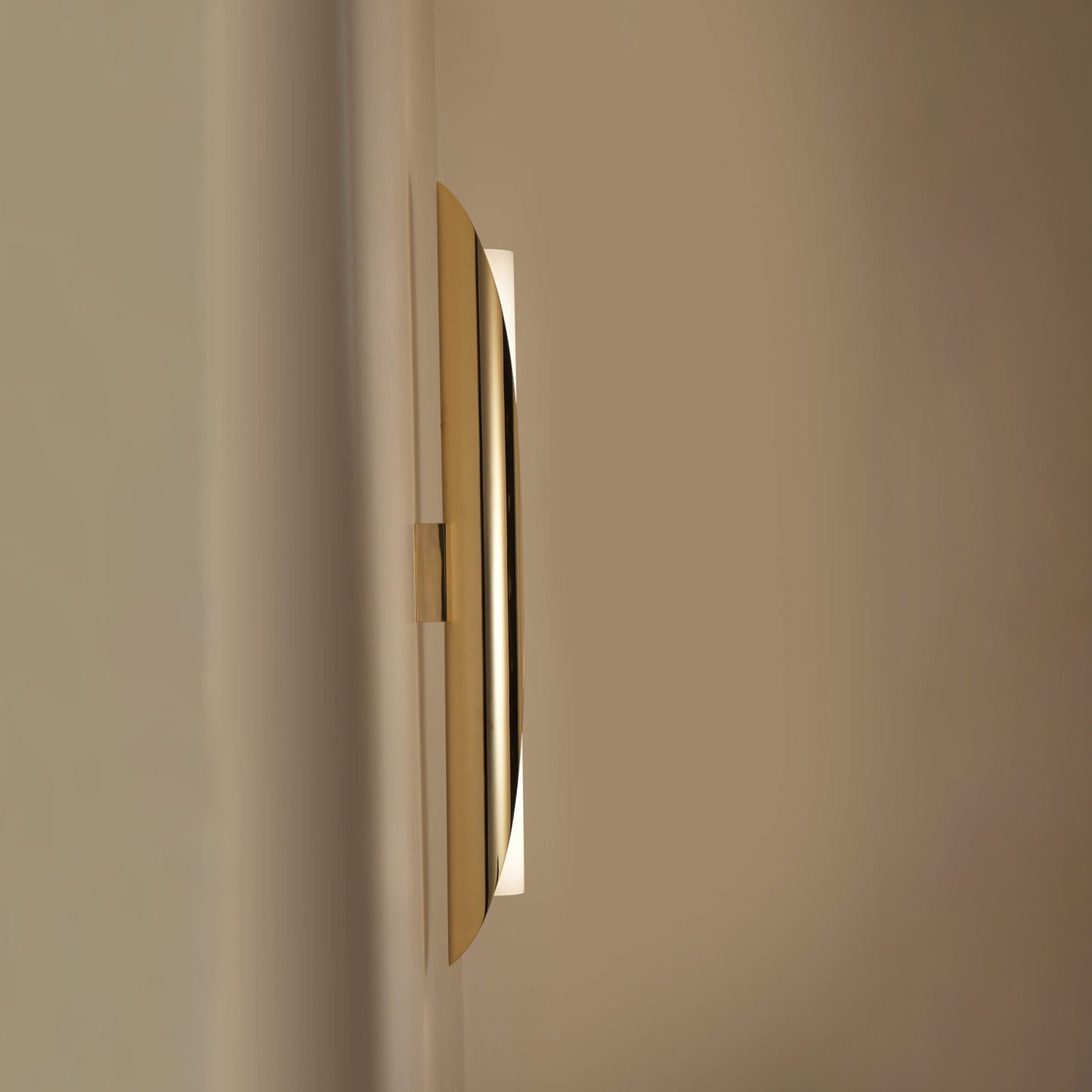 Cocon Wall Lamp