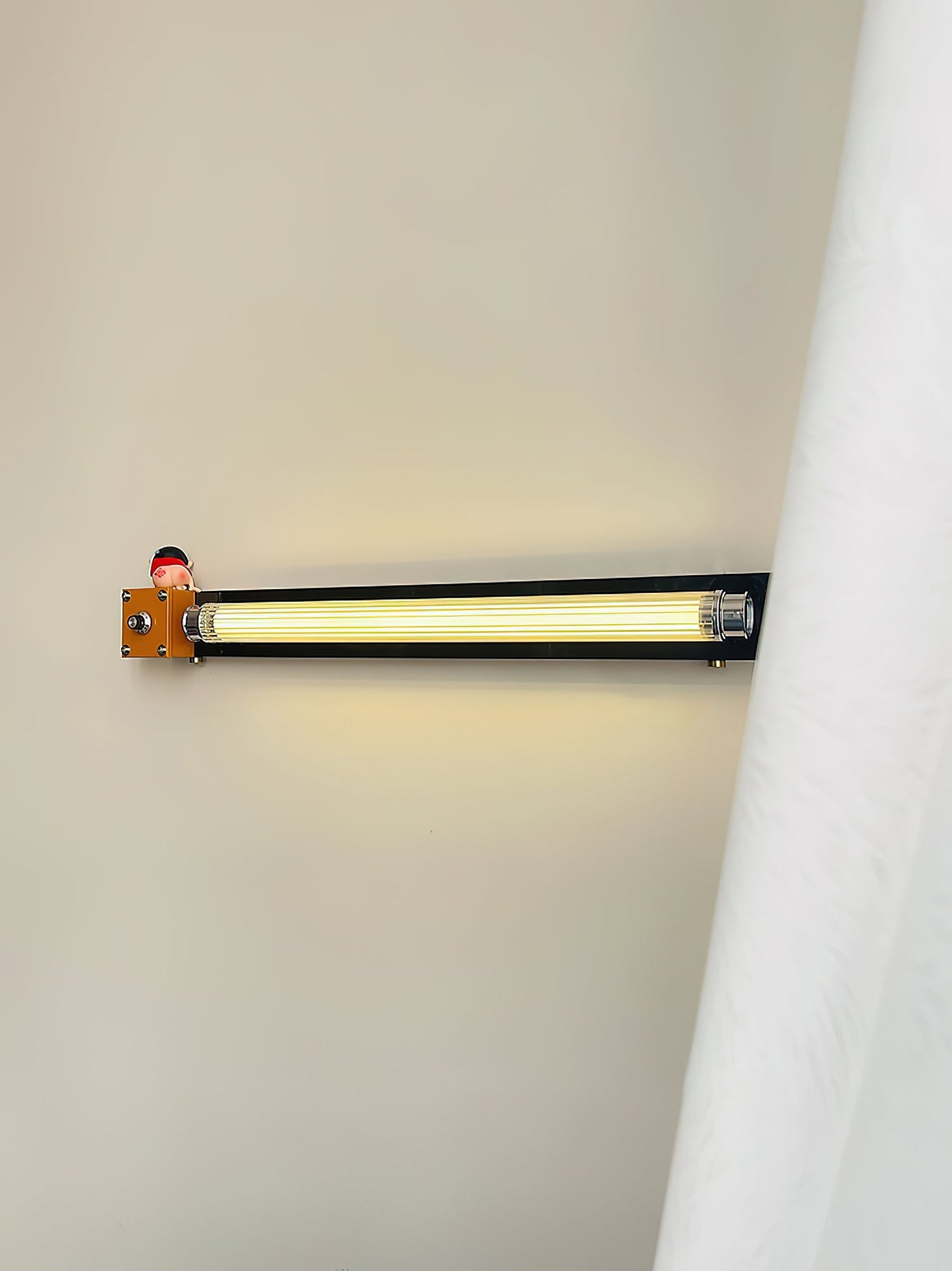 Cutshall Wall Lamp