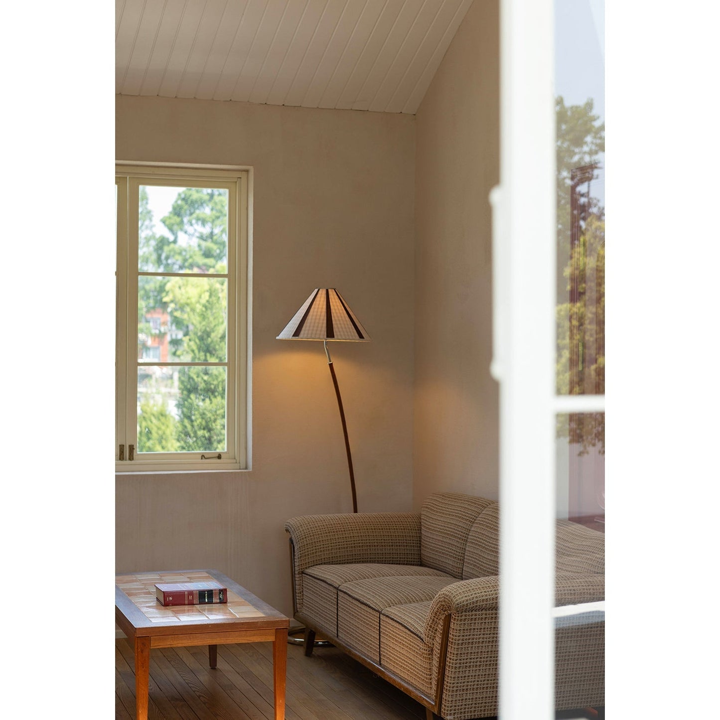 Dornstab Floor Lamp