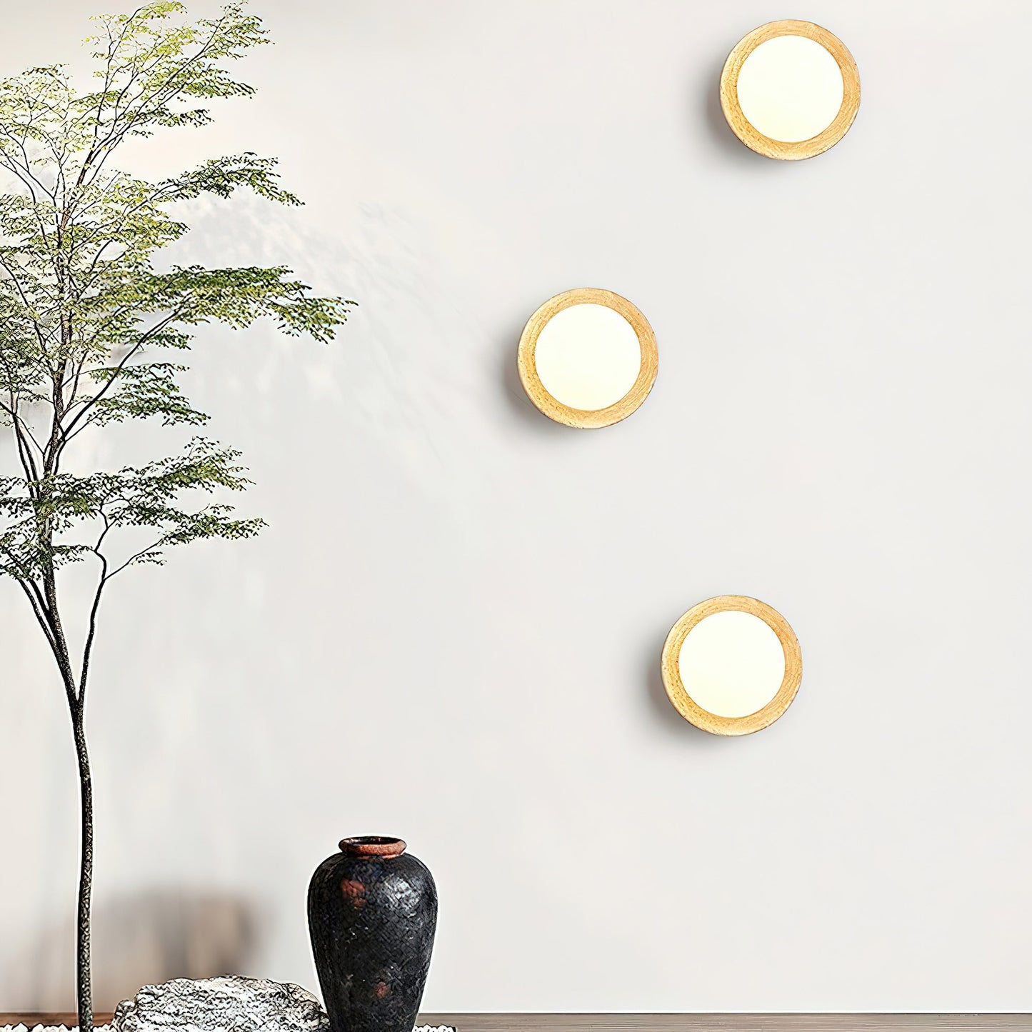 Eala Wall Lamp