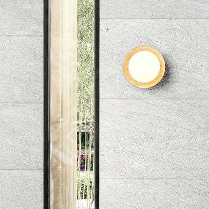Eala Wall Lamp