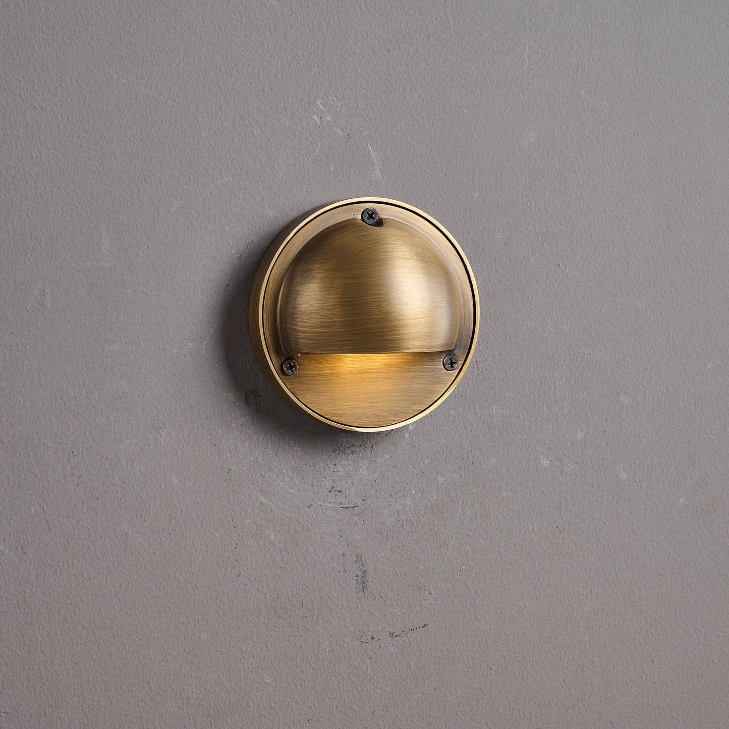 Hardy Wall Lamp