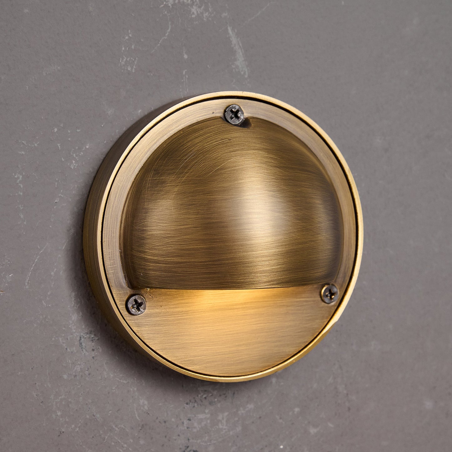 Hardy Wall Lamp