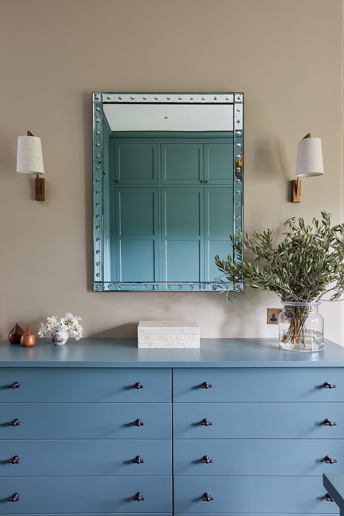 Monty Wall Lamp