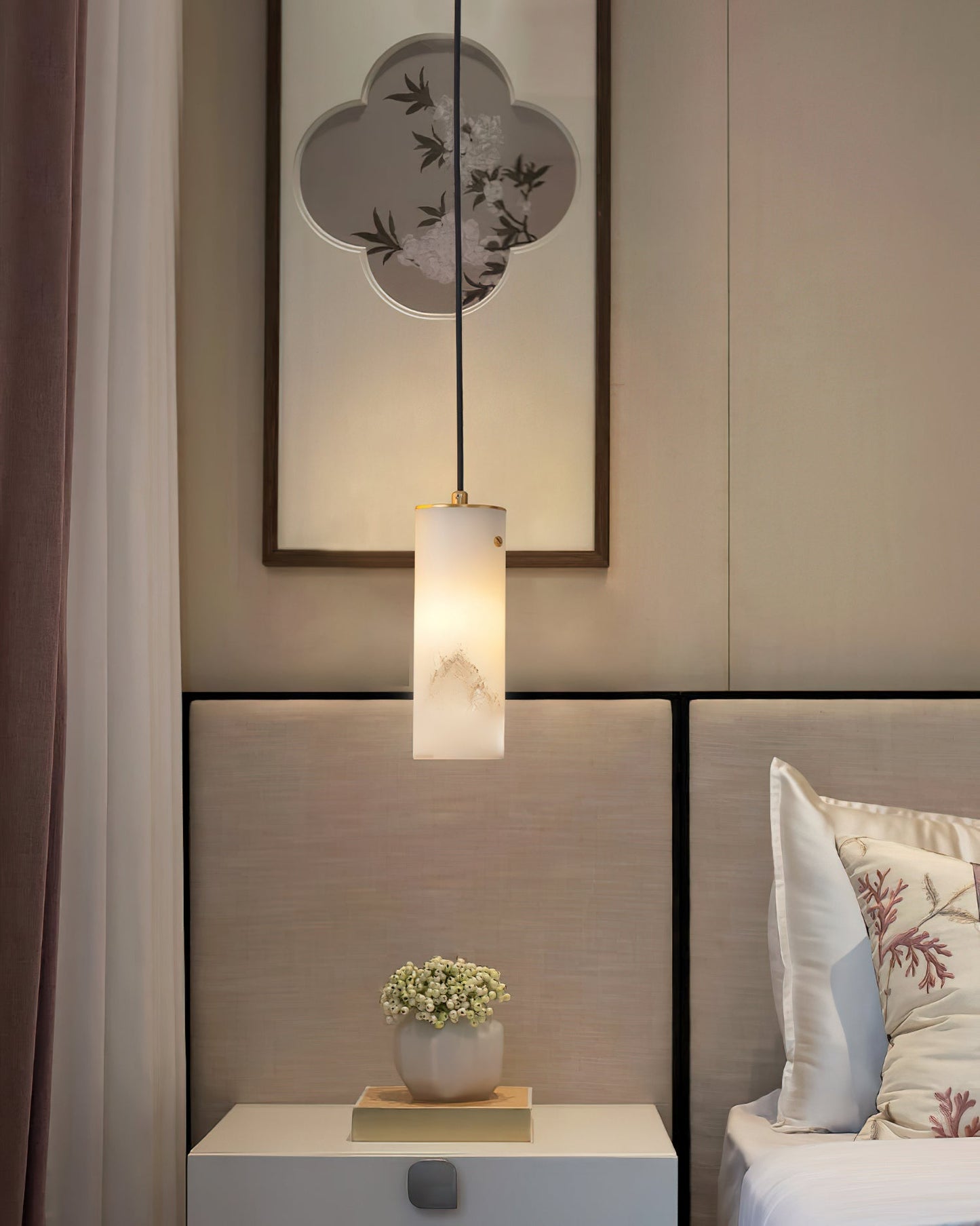 Nula Vertical Alabaster Pendant Light