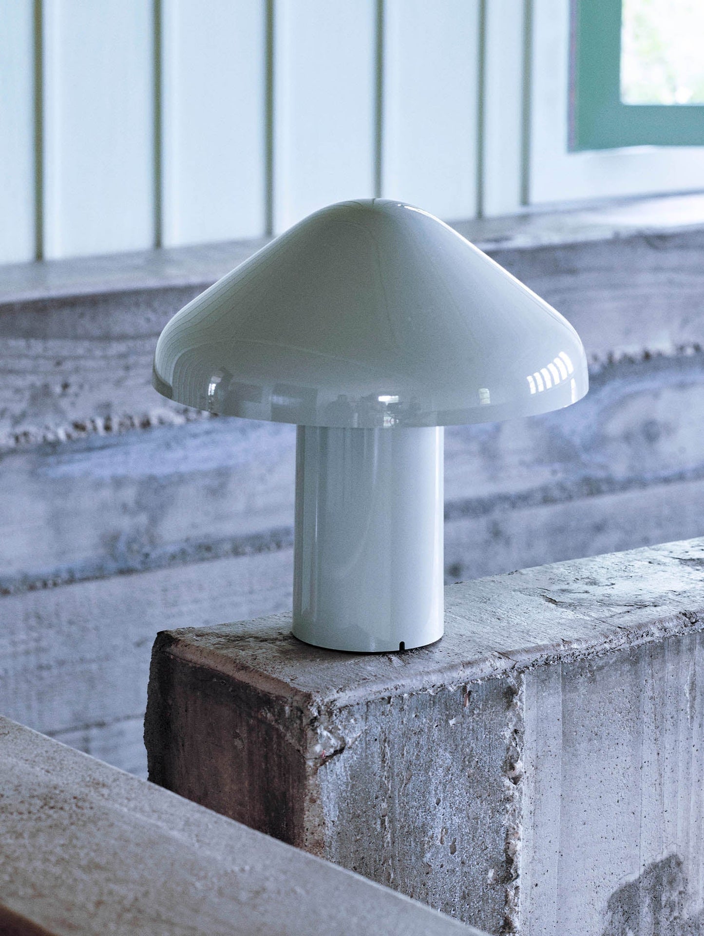 Pao Portable Table Lamp (built-in battery)