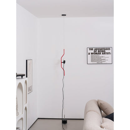 Floor-to-Ceiling Tension Cable Lamp – Adjustable Spotlight