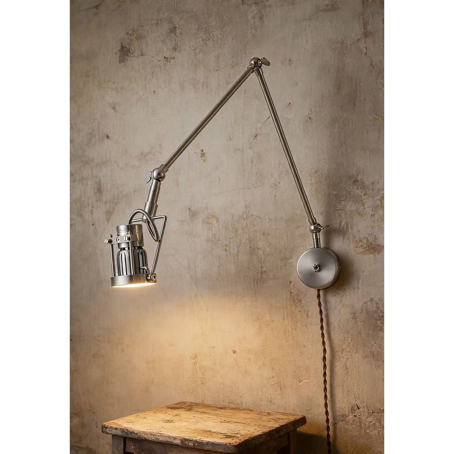 Reznor Plug-in Wall Sconce