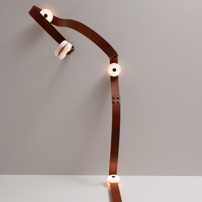 Snaps LED Floor-to-Ceiling Lamp