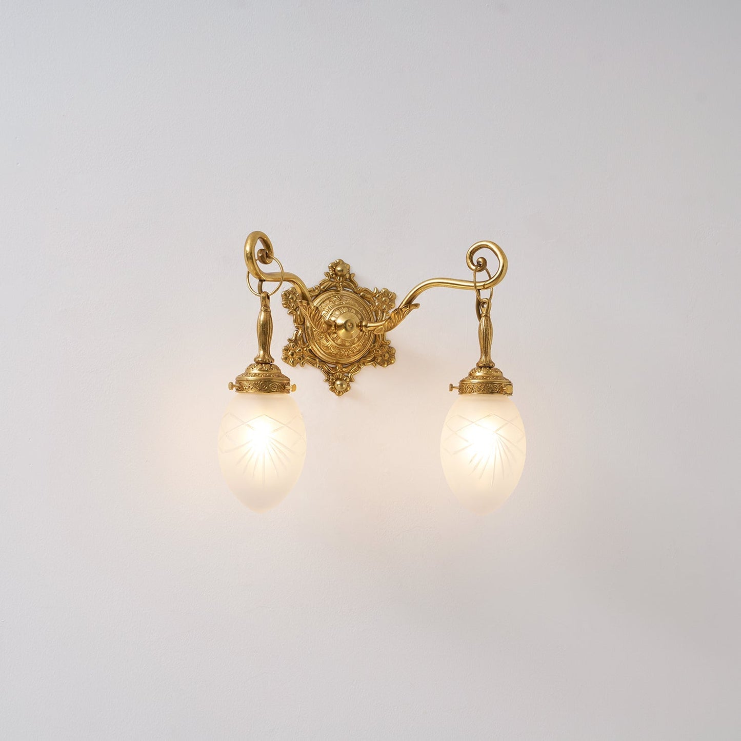 Solange Classic Wall Lamp