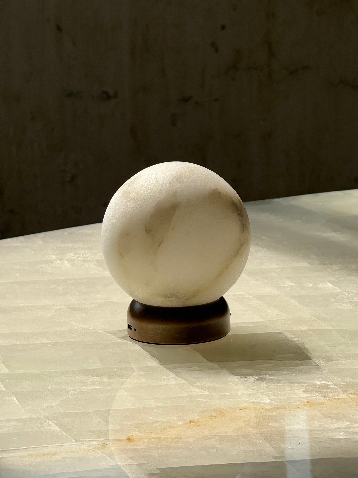 Trevi Table Lamp (Built-in Battery)